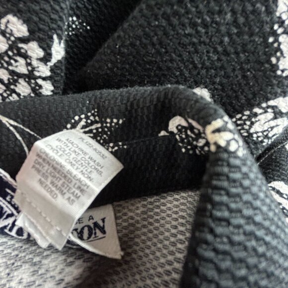 Pendleton Womens Black White Floral Button-Up Shirt Size 12P Long Sleeve Casual - Picture 4 of 7